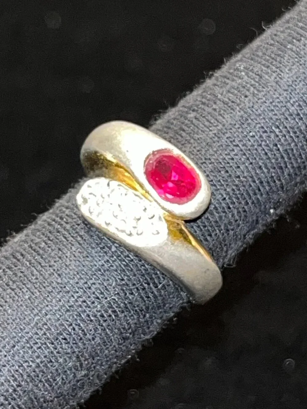Vintage Chunky Gold Tone Bypass Ring Ruby Red Glass Faux Diamond Pavé Sz 6